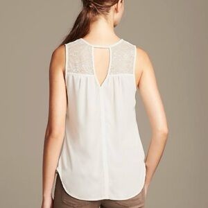 Banana Republic| Beautiful Ivory White Sleeveless Lace Lightweight Blouse Sz S